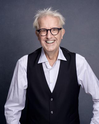 Brüske Boomer sympathisch Hochkant Pressefoto Brüske sympathisch Hoch